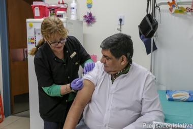 Arcando resaltó la importancia de la campaña de vacunación antigripal en la Provincia