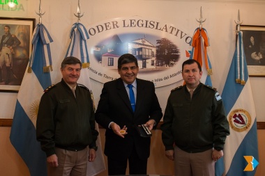 Arcando recibió a autoridades de Gendarmería antes del cambio de mando