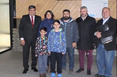 Arcando recibió a docentes antárticos que trabajaron durante un año en Base Esperanza