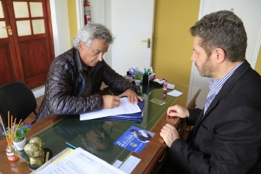 Mesa de diálogo: "Tenemos que trabajar por hacer fuerte a Tierra del Fuego", dijo Navarro