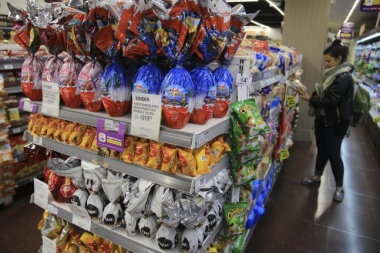 Por el impacto del dólar, huevos de Pascuas aumentan más de 50% y pescados, hasta 75%
