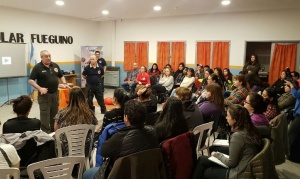 Bomberos Voluntarios brindaron curso de RCP y desfibrilación en Ushuaia