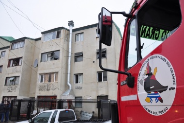 Proponen otorgar pensiones a bomberos voluntarios con 25 años de servicio