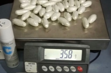 La Policía detuvo in fraganti a una dominicana que venía con 816 gramos de cocaína