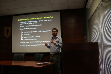 La UNTDF presentó el Proyecto sobre Conservación del Huillín en Simposio Latinoamericano