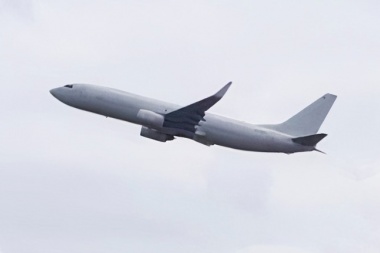 Arribó al país el primer Boeing de carga que transportará insumos y producción de Mirgor