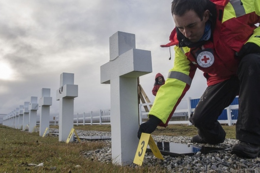 Foto del cementerio de Darwin, en las Islas Malvinas. Gentileza: Cruz Roja