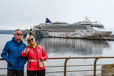 Por la llegada del Norwegian Star, más de 5800 turistas recorren Ushuaia este fin de semana