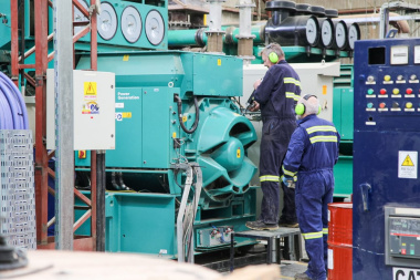 Avanza en Tolhuin la instalación y puesta en marcha del nuevo generador Cummins N° 3