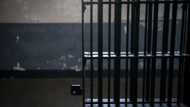 Condenan a un hombre a prisión efectiva por golpear a su pareja embarazada