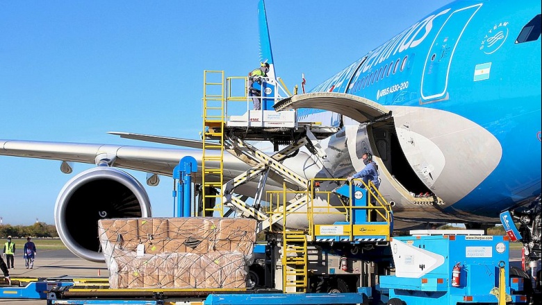 Desde Río Grande partirá un vuelo especial con 7,5 toneladas de celulares