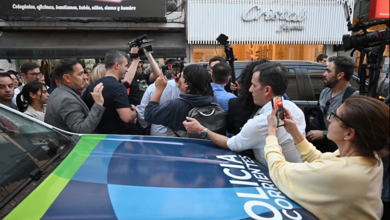 Incidentes en la marcha de La Libertad Avanza en Corrientes: volvieron a evacuar de urgencia