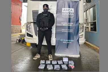 Incautaron 11 kg de cocaína y 200 pastillas de metadona en el Paso San Sebastián