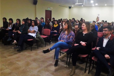 Se realizó la jornada de capacitación "Pensando en nuestros adultos mayores en Grande"