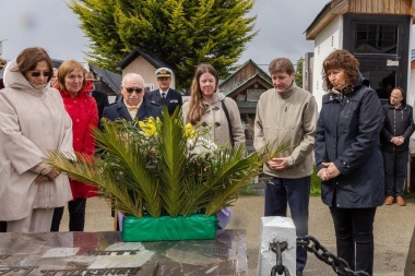Melella encabezó acto por el 33° aniversario de fallecimiento del exgobernador Ernesto Campos
