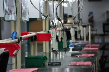 Advierten sobre caída de la actividad industrial y una 'baja mayor' tras la devaluación