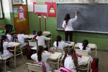 Cada vez hay más maestros y menos chicos en las aulas públicas del país
