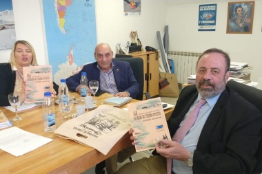 Presentaron libro que narra los comienzos del turismo antártico en Tierra del Fuego