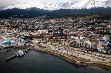 El 100% de los cruceros que van a la Antártida recalan en Ushuaia y esperan récord de temporada