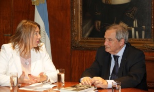 La gobernadora Bertone se reunió con el Ministro de Salud de la Nación