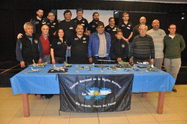 Arcando recorrió la segunda muestra de modelismo de Tierra del Fuego