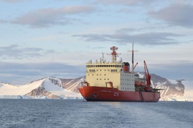 El rompehielos ARA “Almirante Irízar” llegó a la base San Martín