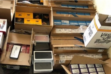 Monte Aymond: Dos detenidos y más de un millón de pesos en electrónicos de contrabando