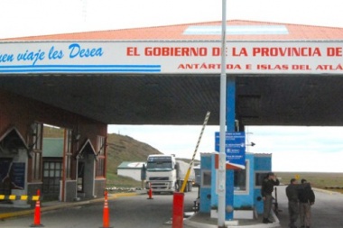 Más de 20.400 personas salieron de la isla por la frontera en diez días