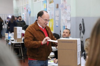 "Lo que la gente decida es lo que vamos a tener que hacer a partir de mañana", dijo Blanco