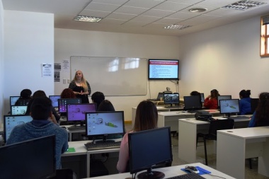 La UNTDF dictará talleres sobre uso básico de PC, correo electrónico y herramientas digitales