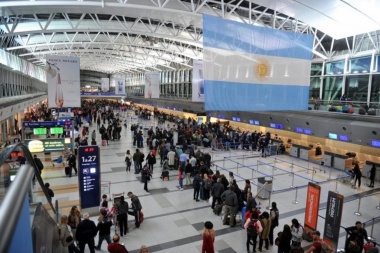 Los viajes al exterior aumentaron a pesar de la devaluación