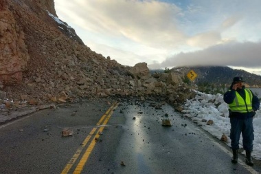 La 'Ruta de los Siete Lagos' sigue intransitable tras derrumbe en un tramo de la Ruta 40