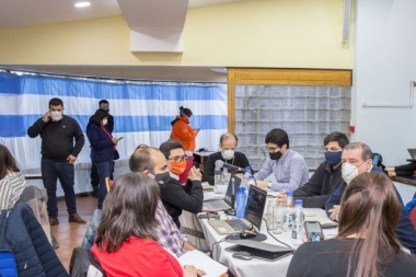 Terra Ignis, la petrolera estatal: legisladores recibirán a directivos de YPF, Roch y Total