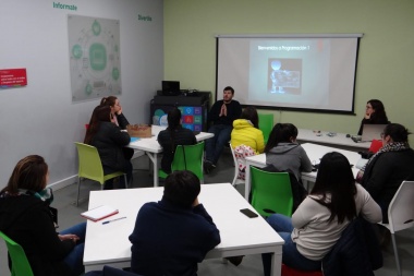 "Mujeres que programan", la nueva propuesta del Espacio para el Desarrollo Laboral y Tecnológico