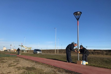Avanza la instalación de luminarias LED en paseos y espacios públicos de Río Grande