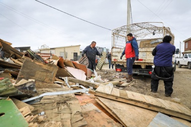Personal municipal realizó un operativo de limpieza en el barrio 'Provincias Unidas'