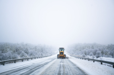 Recomiendan circular con precaución en la zona alta de la Ruta 3 por la acumulación de nieve