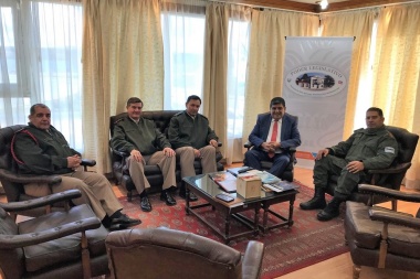 Arcando recibió a jefes de Gendarmería y destacó el rol que cumplen en la Patagonia