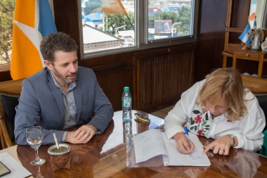 Gobierno entregó subsidio de 40 mil pesos a una obra de teatro