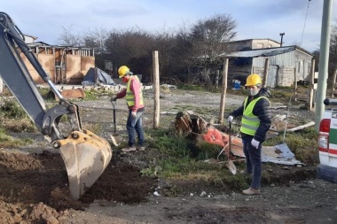 Gobierno retomó las obras para conectar 300 lotes a la red de gas en Tolhuin