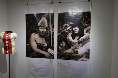 La exposición "Ainá: una mirada al mundo selk'nam" llegó a Ushuaia
