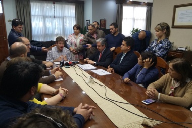 Melella presentó a inversionistas mexicanos interesados en construir un nuevo puente