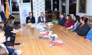 Bertone recibió al Cónsul de Paraguay y a organizaciones civiles de Ushuaia