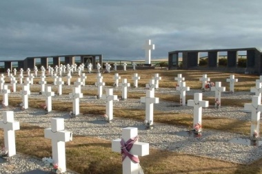 Malvinas: “No todas las familias de soldados caídos dieron su ADN”, dijo el director del equipo de Antropología Forense