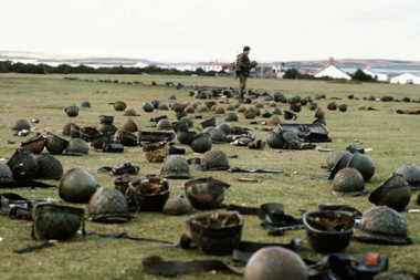 Malvinas: la épica historia de los soldados del BIM 5 que detuvieron durante horas el avance británico