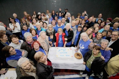 Más de 200 adultos mayores dijeron presente en las colonias