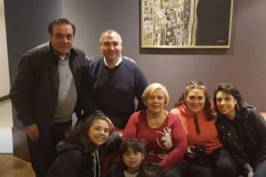 Veterano de Malvinas se encontró con el "chico" que escribió la carta que lo acompañó durante la guerra