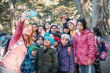 Niños y niñas de barrios de los Macizos K y D realizaron caminata a Estancia Túnel