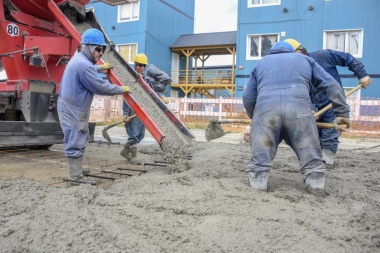 Continúan los trabajos de pavimentación de la calle De la Estancia en Ushuaia