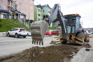 Recuperación vial de Ushuaia: inician trabajo de base en la calle Isla Año Nuevo